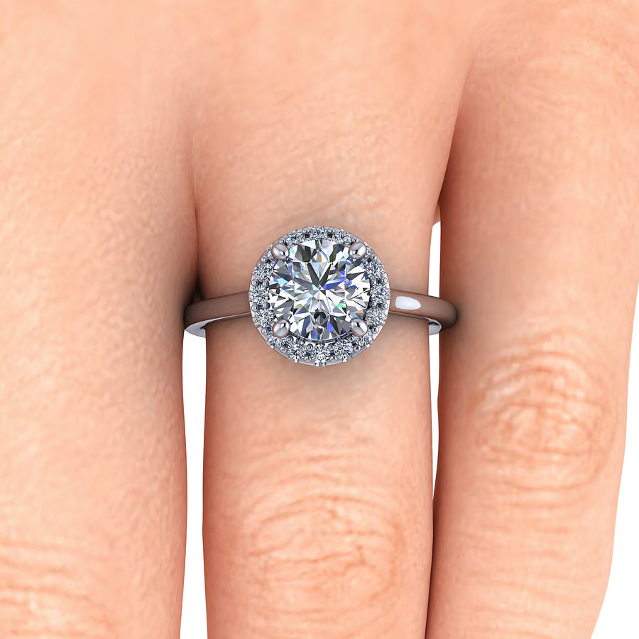 Diamond solitaire with diamond outline