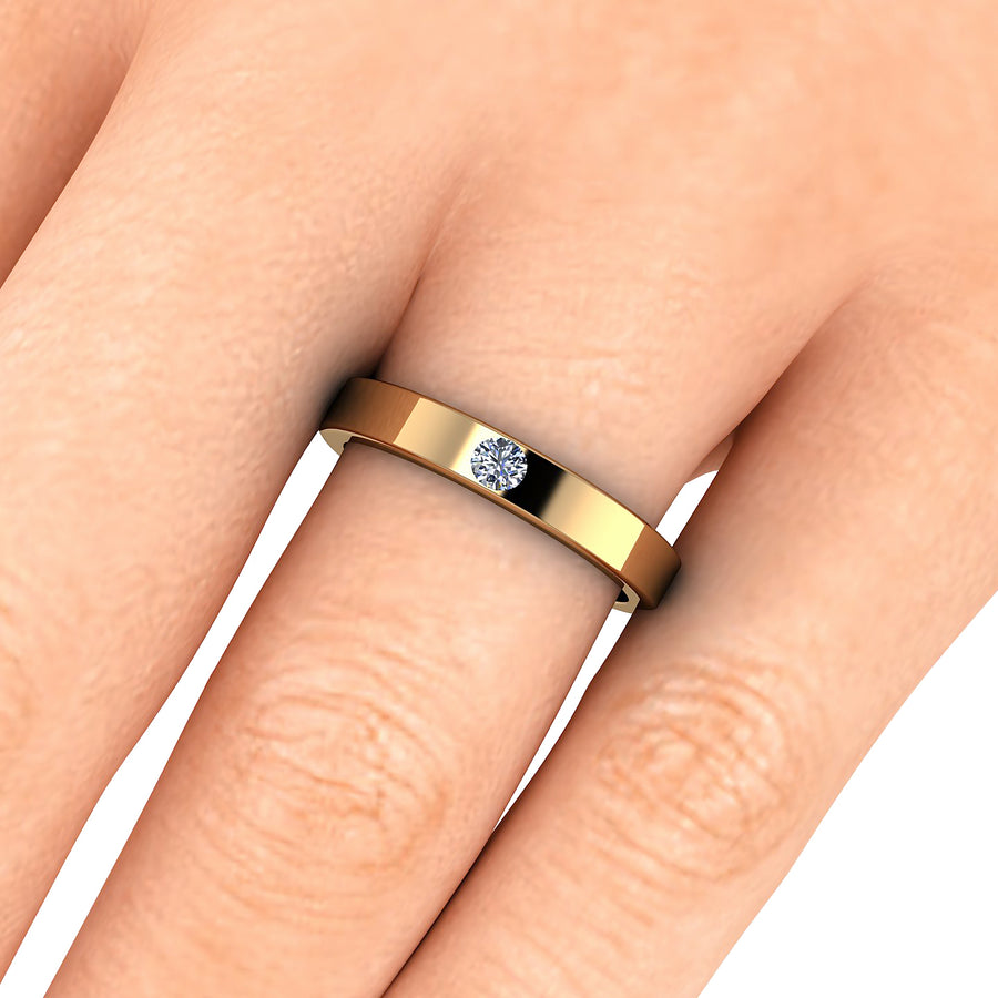 Square wedding ring with brilliant yellow gold